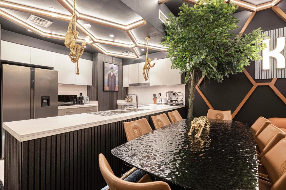 Kabene Exotic, Burj Khalifa & Fountain View, 5 Starts, 4 Bedroom, Best In Dubai