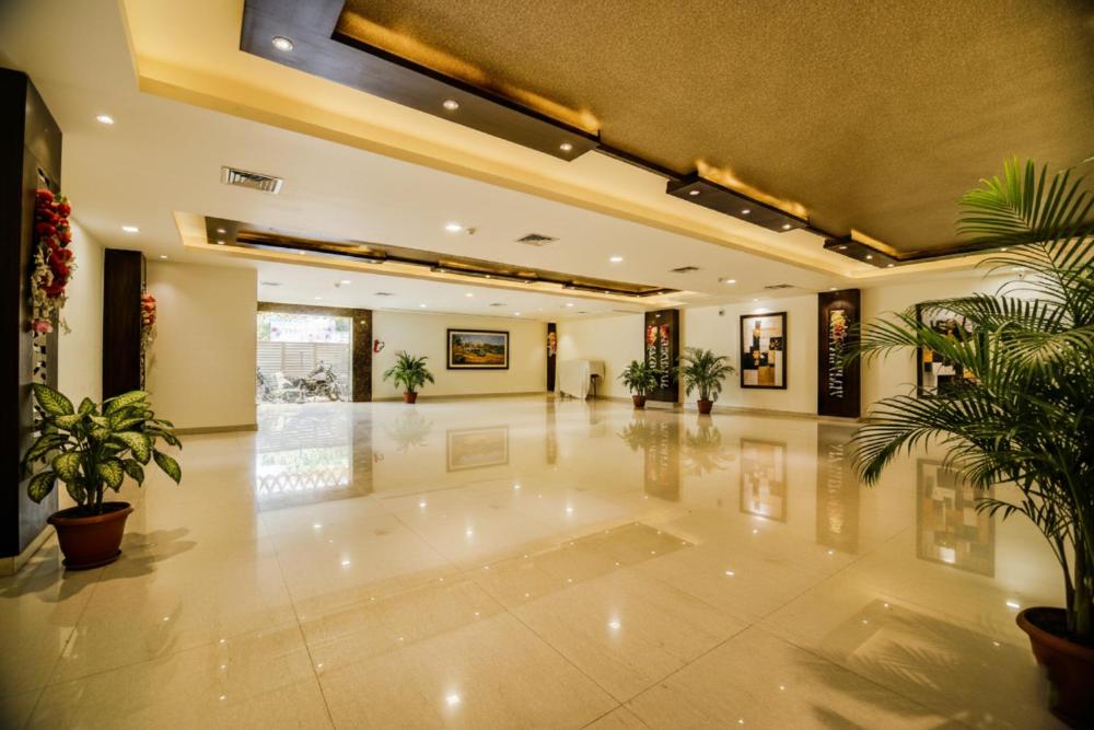 OYO Royal Inn