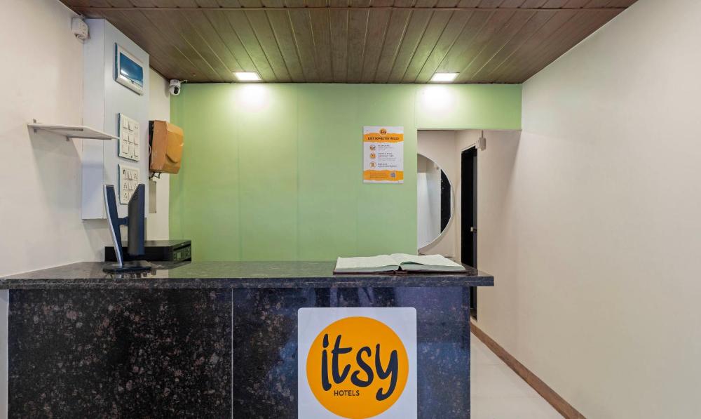 Itsy Hotels Bindra Elite