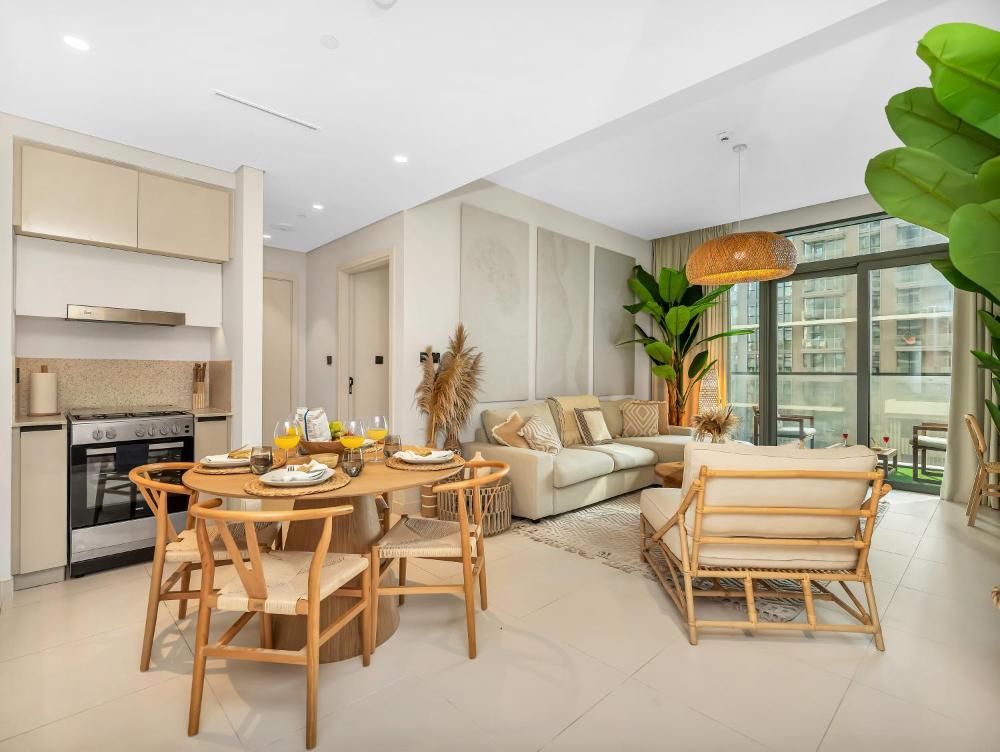 Chic 1 Bedroom on Private Beach in Dubai Harbour