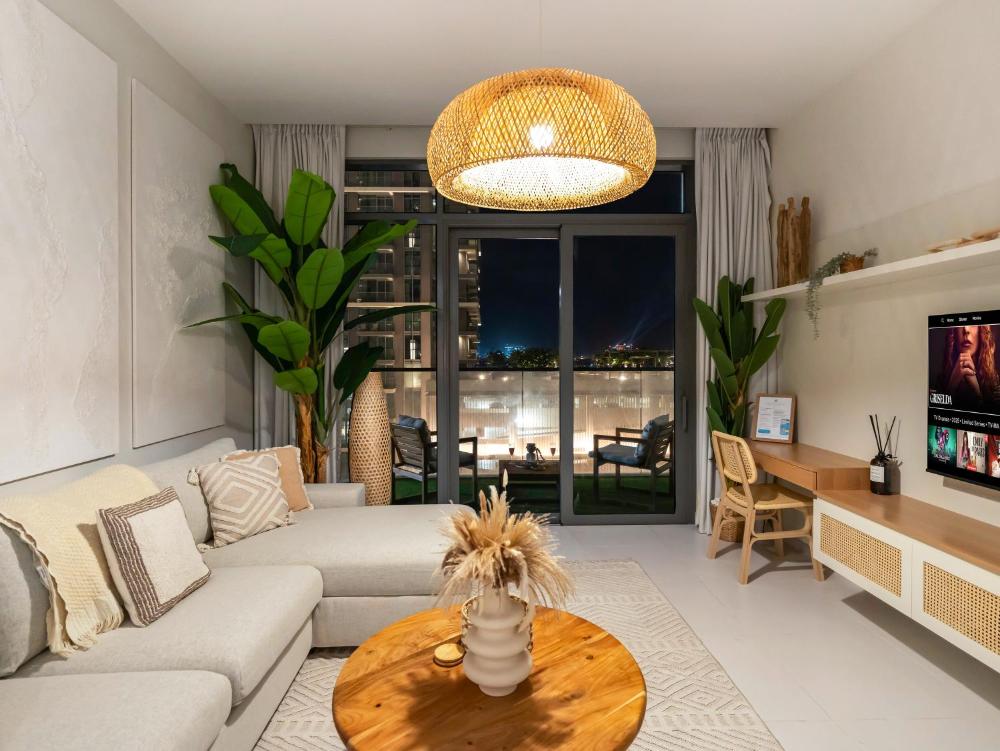 Chic 1 Bedroom on Private Beach in Dubai Harbour