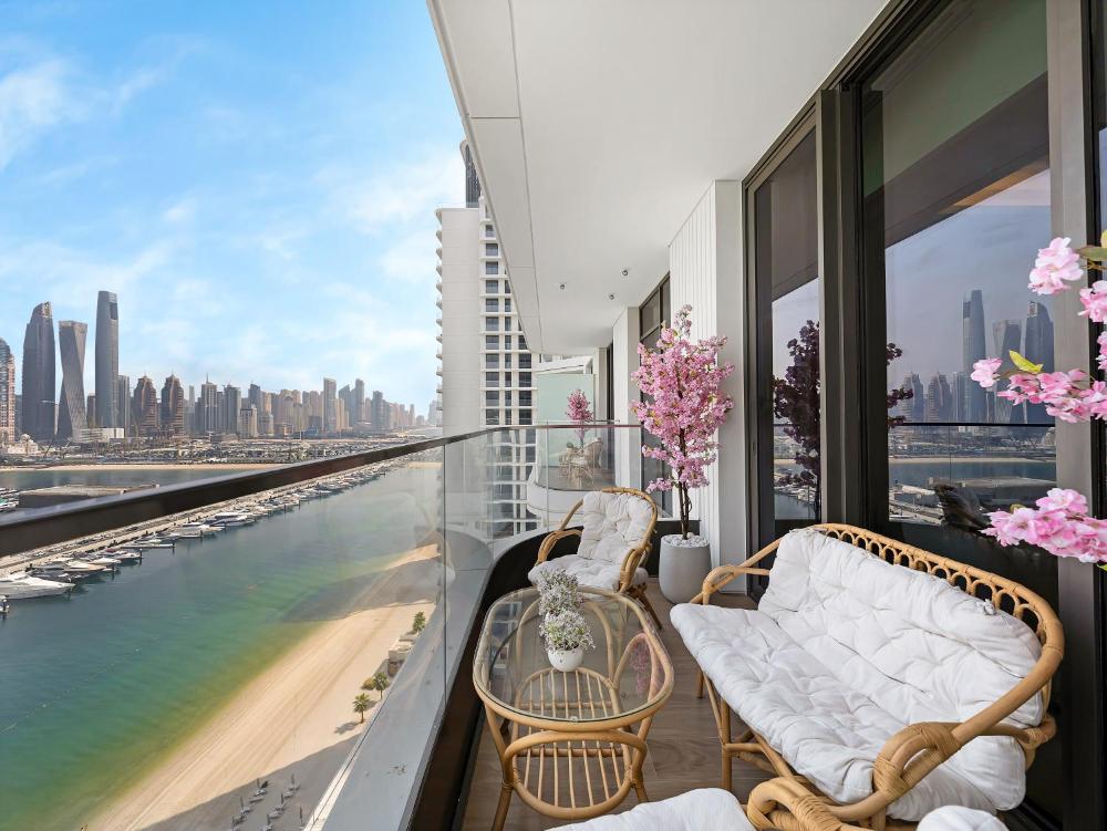 Palm and Marina Views in NEW Palace Beach Residence