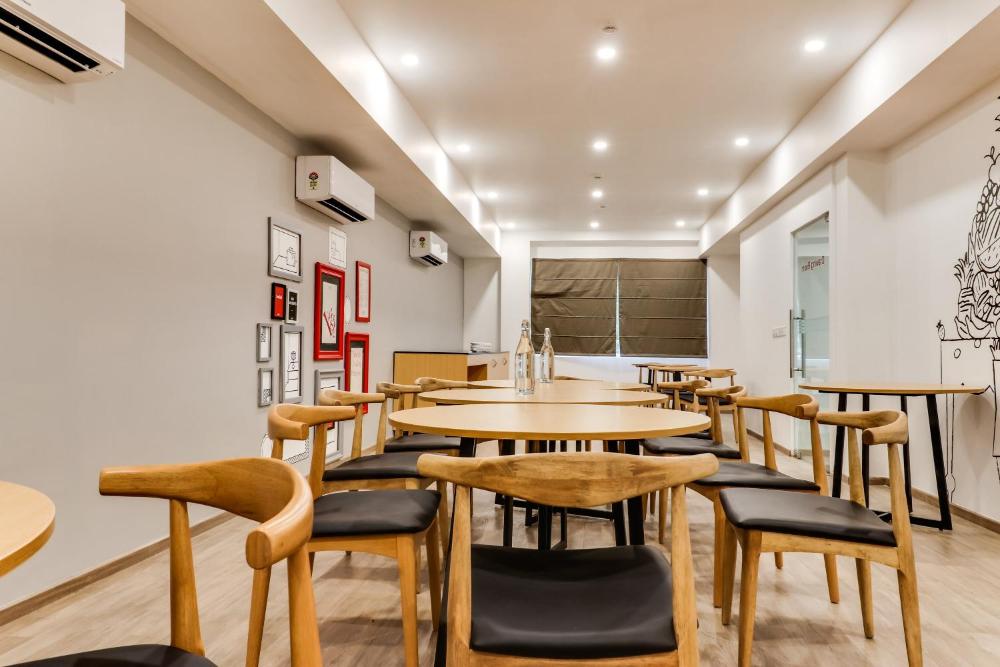 Super Townhouse Gandhi Hall