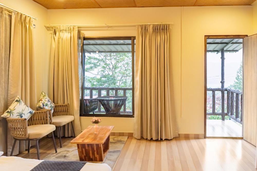 LA NICHOLAS - LAKE VIEW ( BY SUMMIT HOTELS)