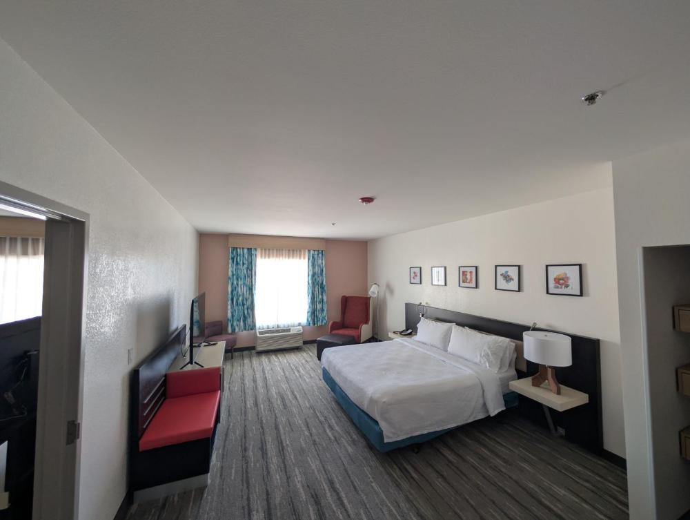 Room Image 3
