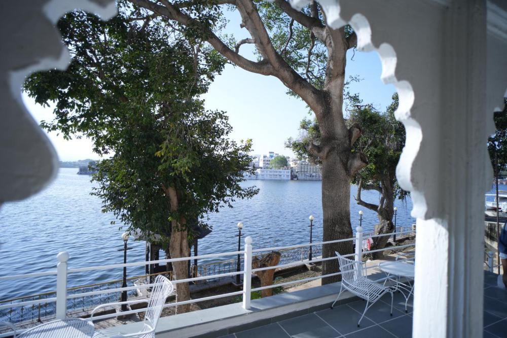 Paddy's Loft The Lake View Hostel