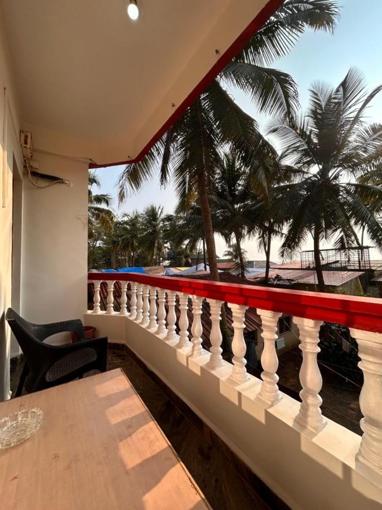 Side Image 2