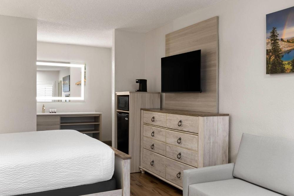Room image 2