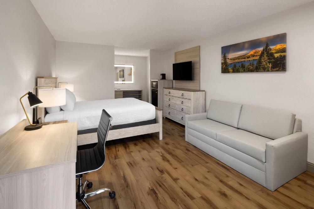 Room image 3
