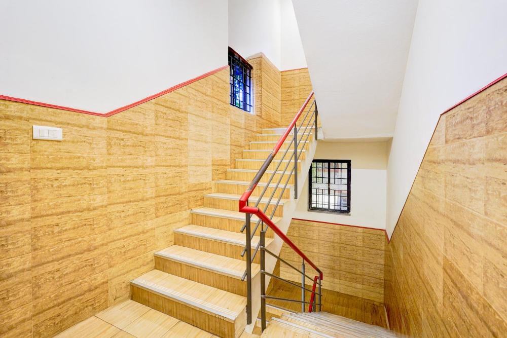Super Townhouse Nanganallur Near Chennai Airport