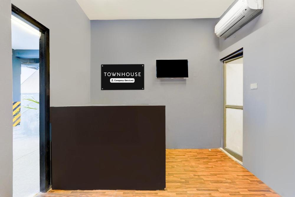 Super Townhouse Nanganallur Near Chennai Airport