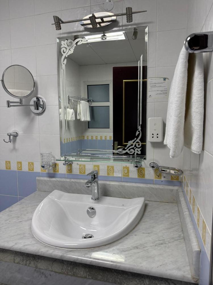 Room Image 4