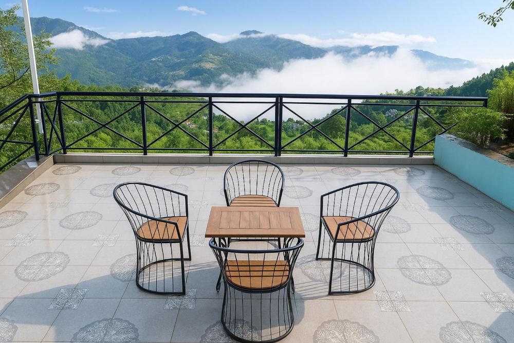 Kafal Pako Resort - Himalayan View Resort In Mukteshwar