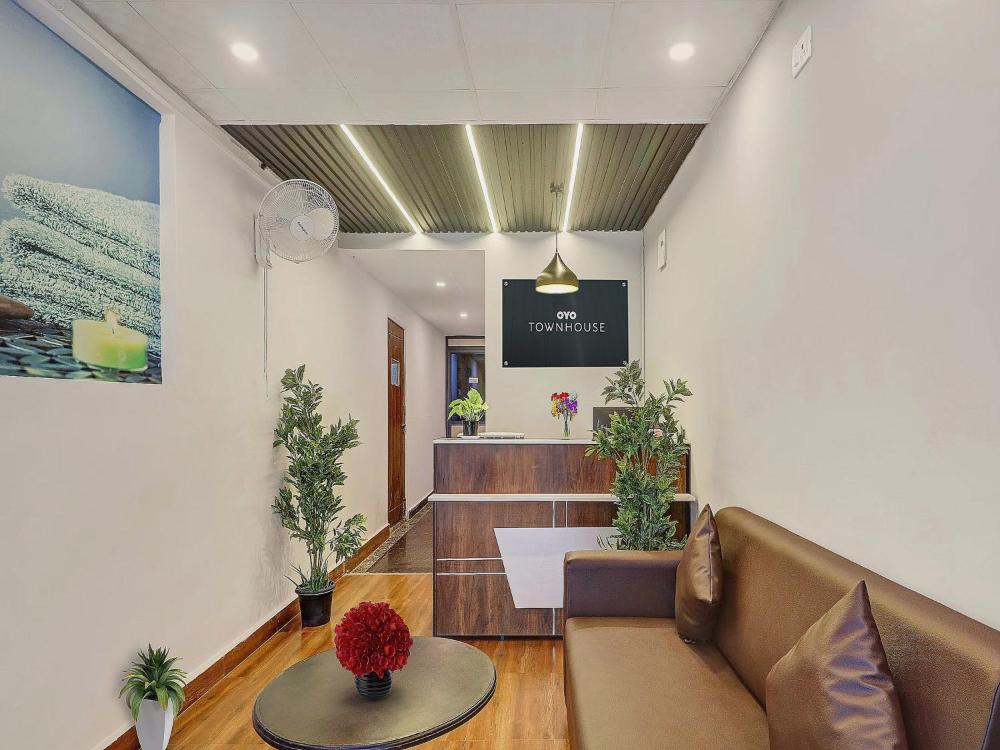 Super Townhouse RCC Park View Inn