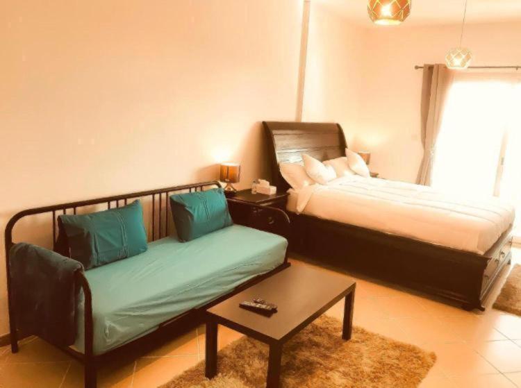 Royal Marina Inn