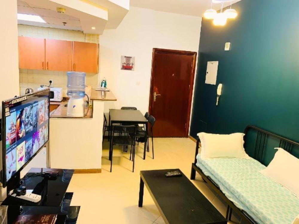 Royal Marina Inn
