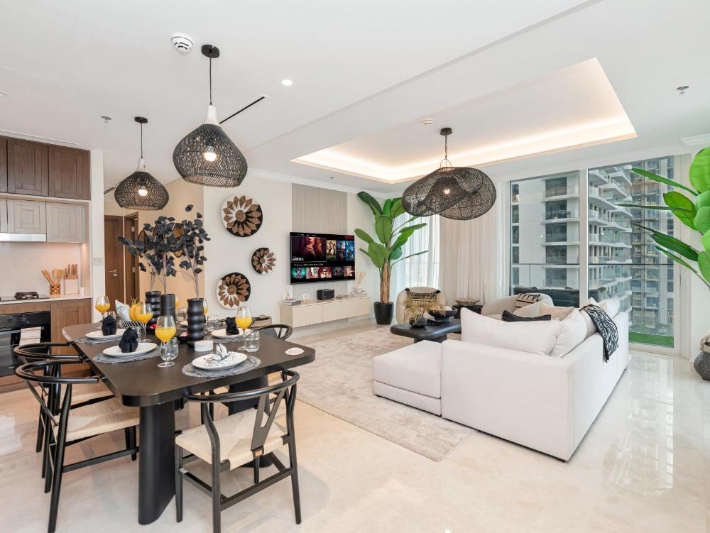Palm and Marina Views in NEW Palace Beach Residence