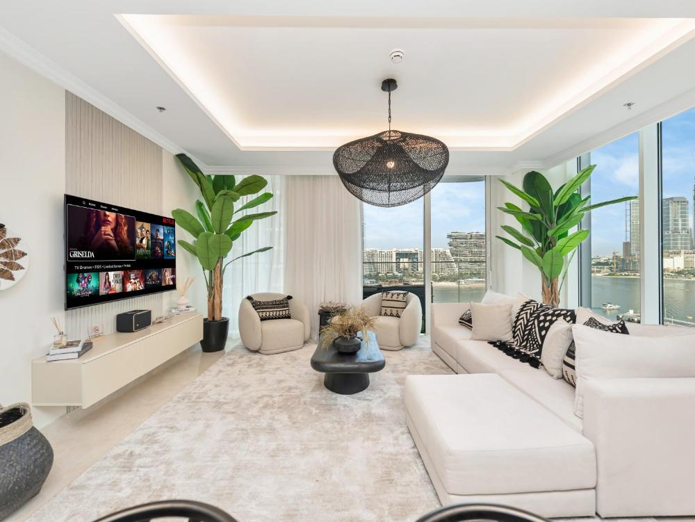 Palm and Marina Views in NEW Palace Beach Residence