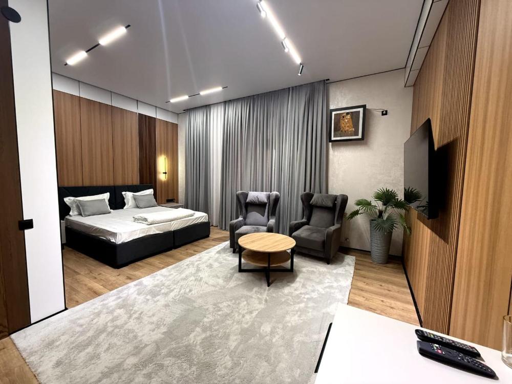 Paradise Hotel