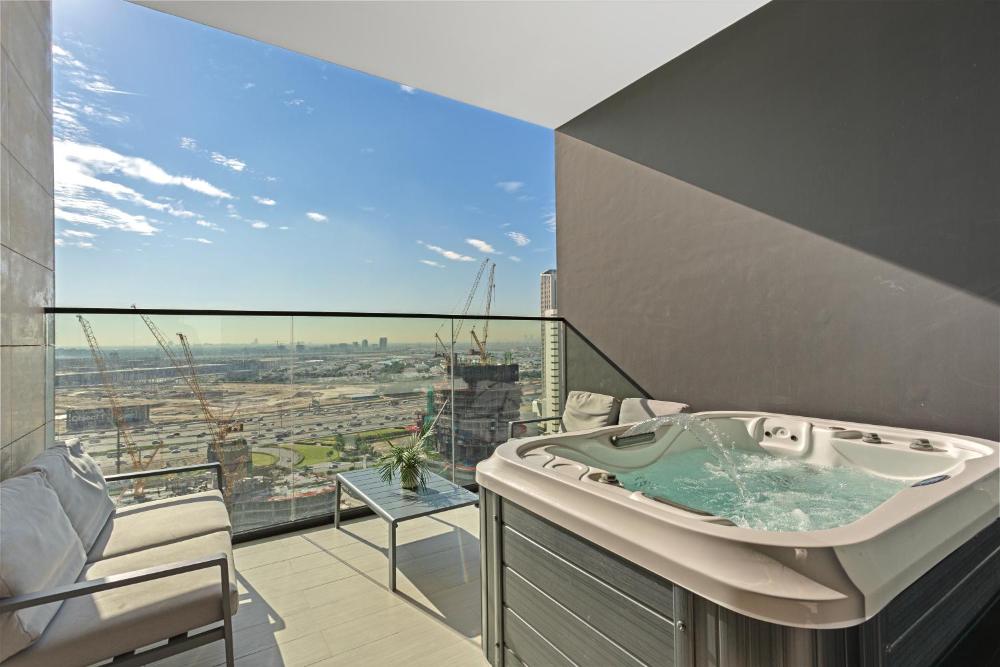 SettlerHomes - Trillionaire - Private Jacuzzi