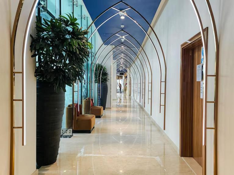 Damac Maison Prive Deluxe Studio with Water Canal View