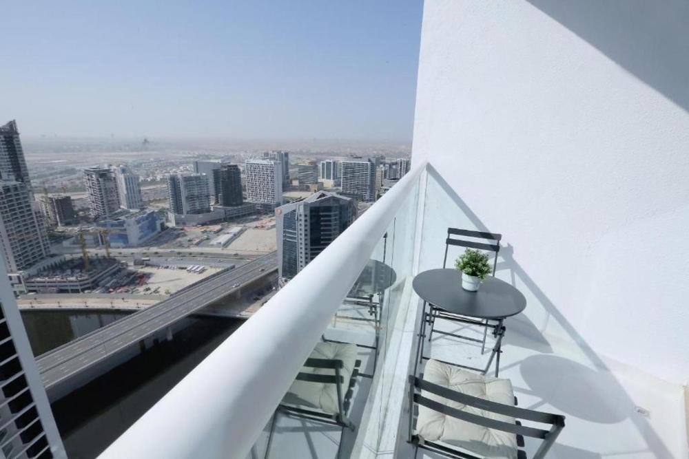 Damac Maison Prive Deluxe Studio with Water Canal View