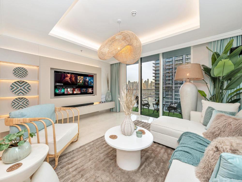 Palm and Marina Views in NEW Palace Beach Residence