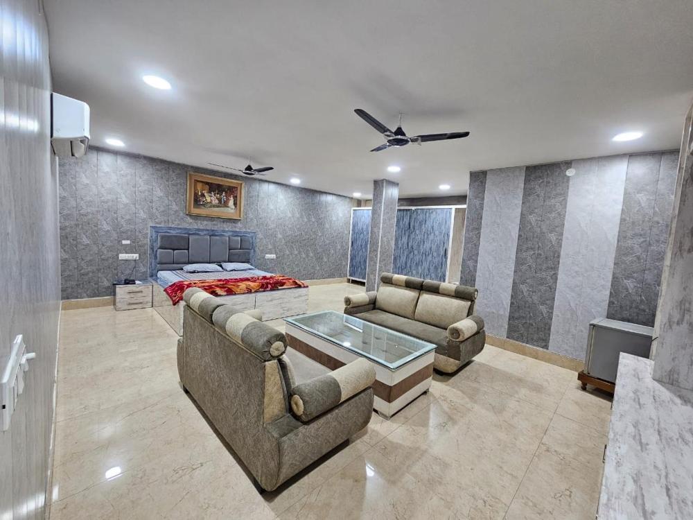 Satyam Hotel