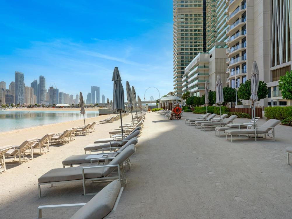 Chic 1 Bedroom on Private Beach in Dubai Harbour