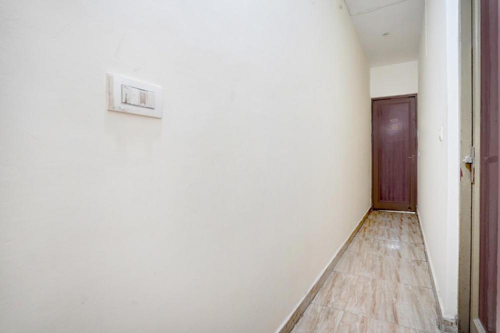 Hotel O by OYO Zirakpur City Court Complex Formerly The Platinum