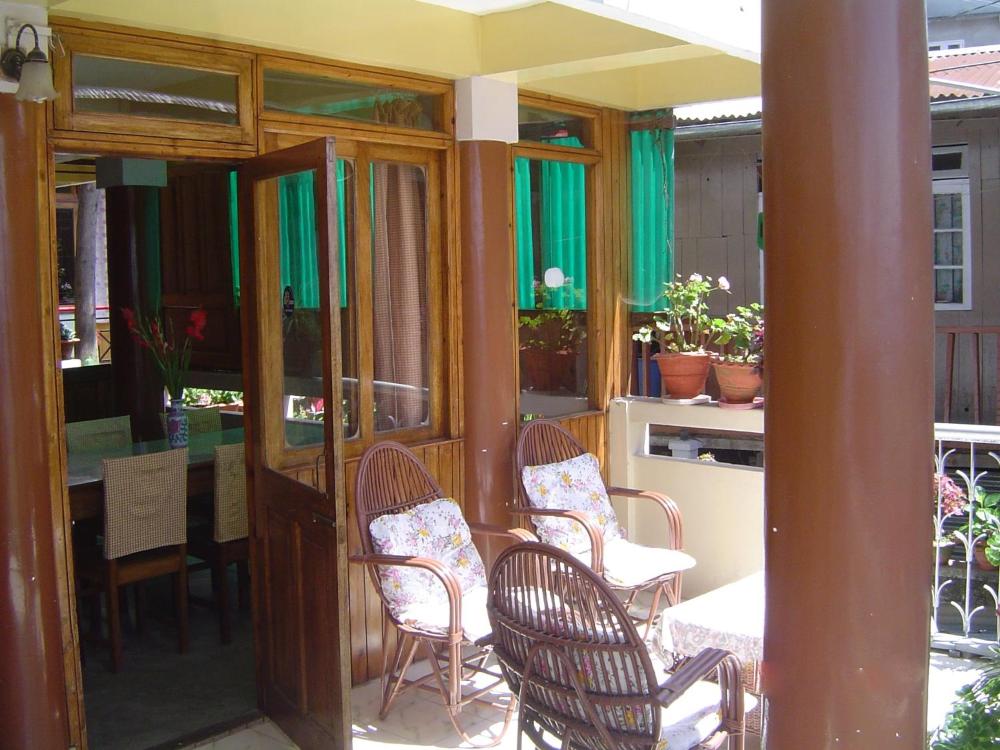 Deki Lodge