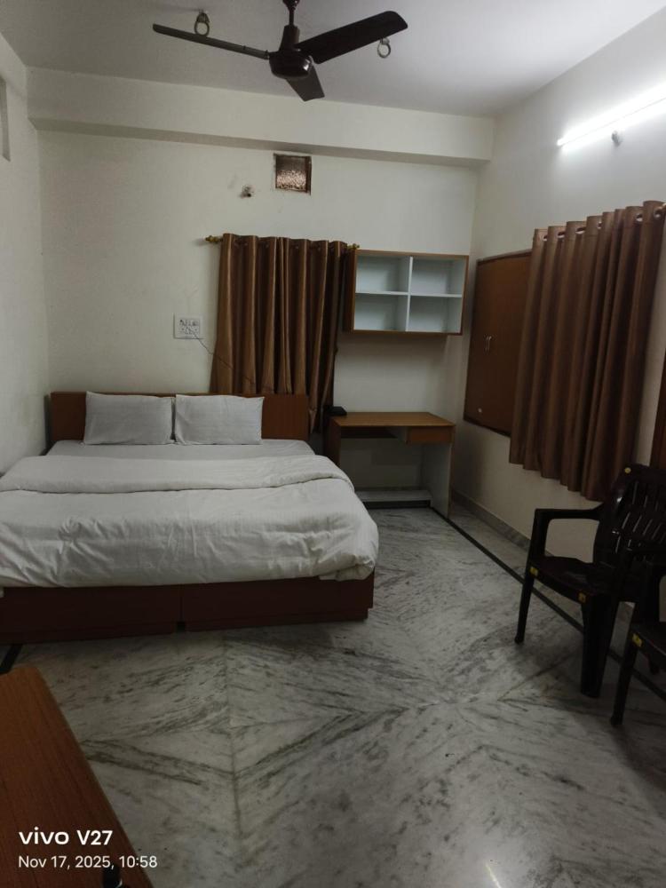 Riddhi Guest House