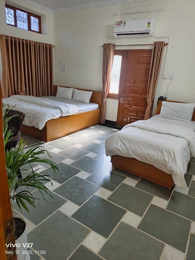 Riddhi Guest House