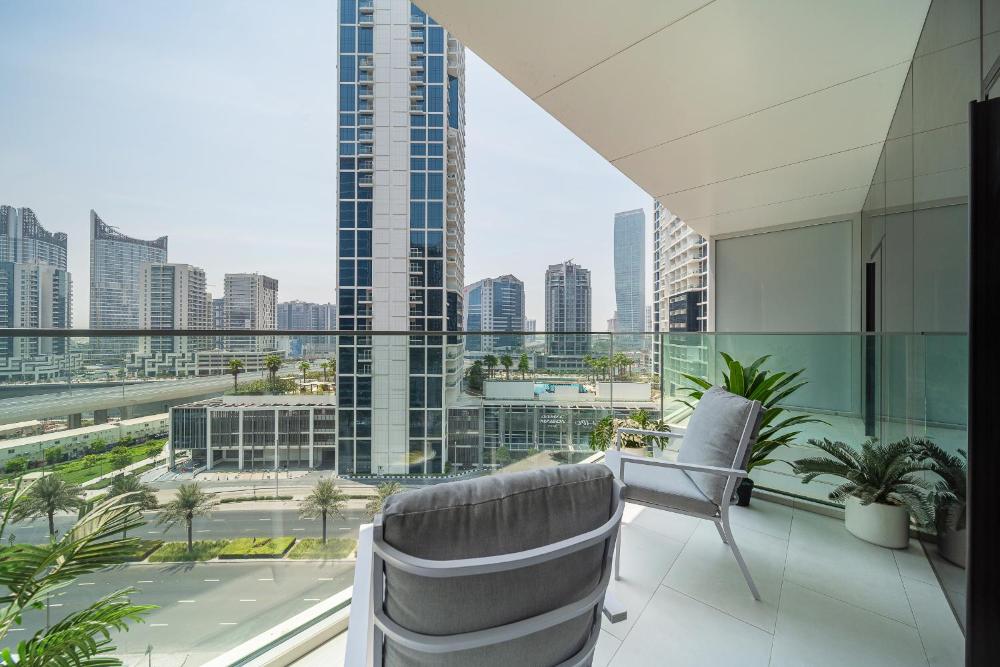 Luxury Studios with Burj Khalifa View or Canal view - Marquise Square Tower