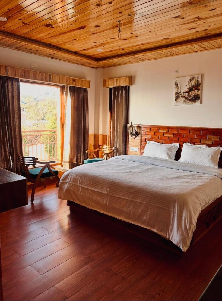 Shalom Hillcrest Inn