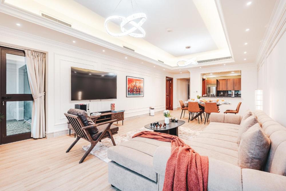 New Fairmont Residence with private beach on PalmJumeirah