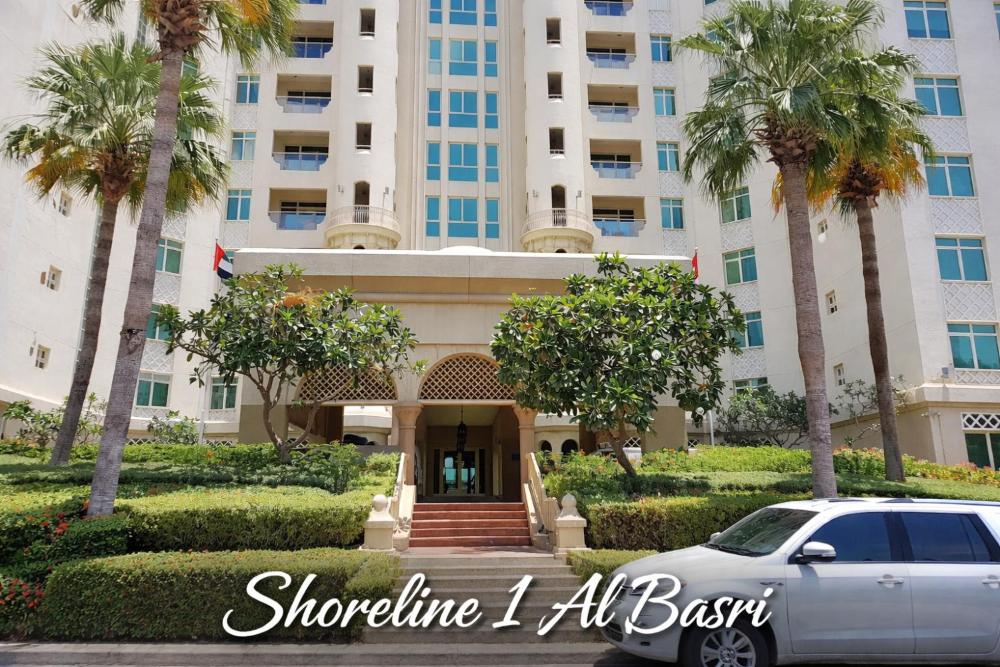 Bright 2 Bedroom Apartment, Beach & Pool Access