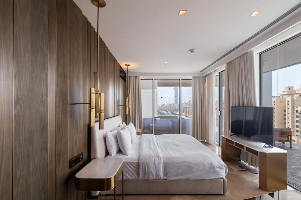 Luxury 3BDR Apartment, Pool & Beach Access