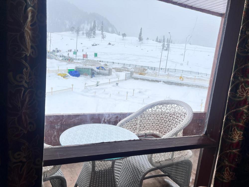 Hotel Sonamarg Glacier 