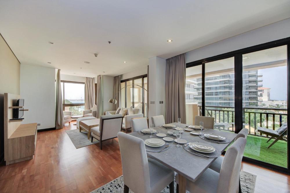 Luxe Getaways Royal Amwaj Palm Jumeirah Resort Apartment Holiday Home