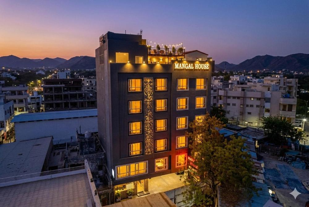 The Royal Galaxy - Hotel in Fateh Sagar Rd