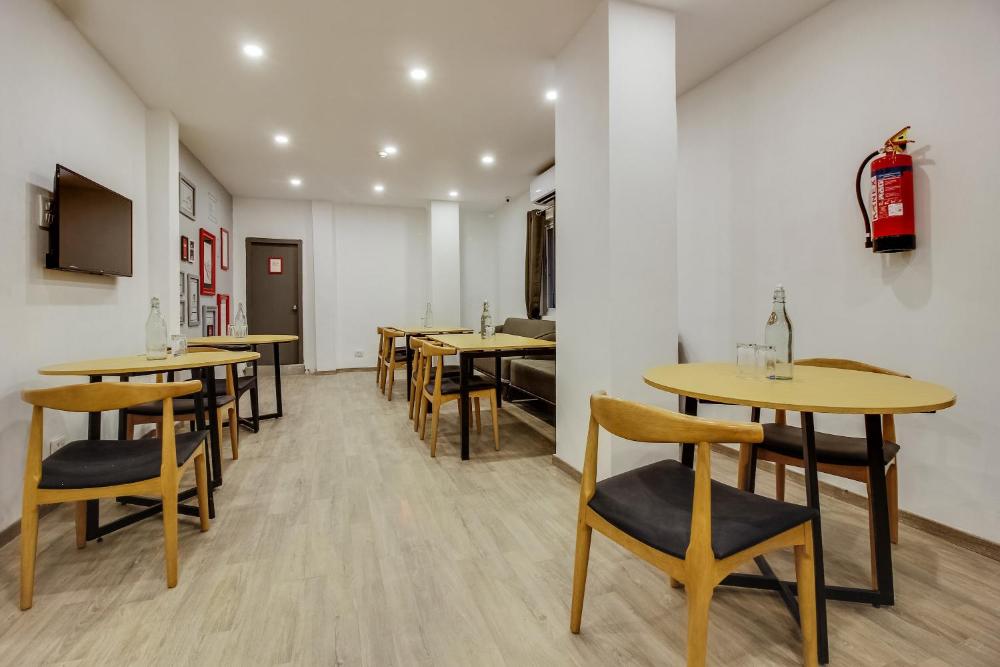 Super Townhouse 359 Begumpet Near Hyderabad Central
