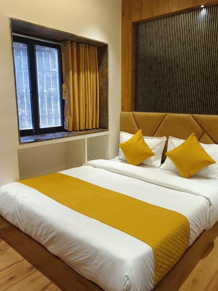 HOTEL GRAND PALACE INN