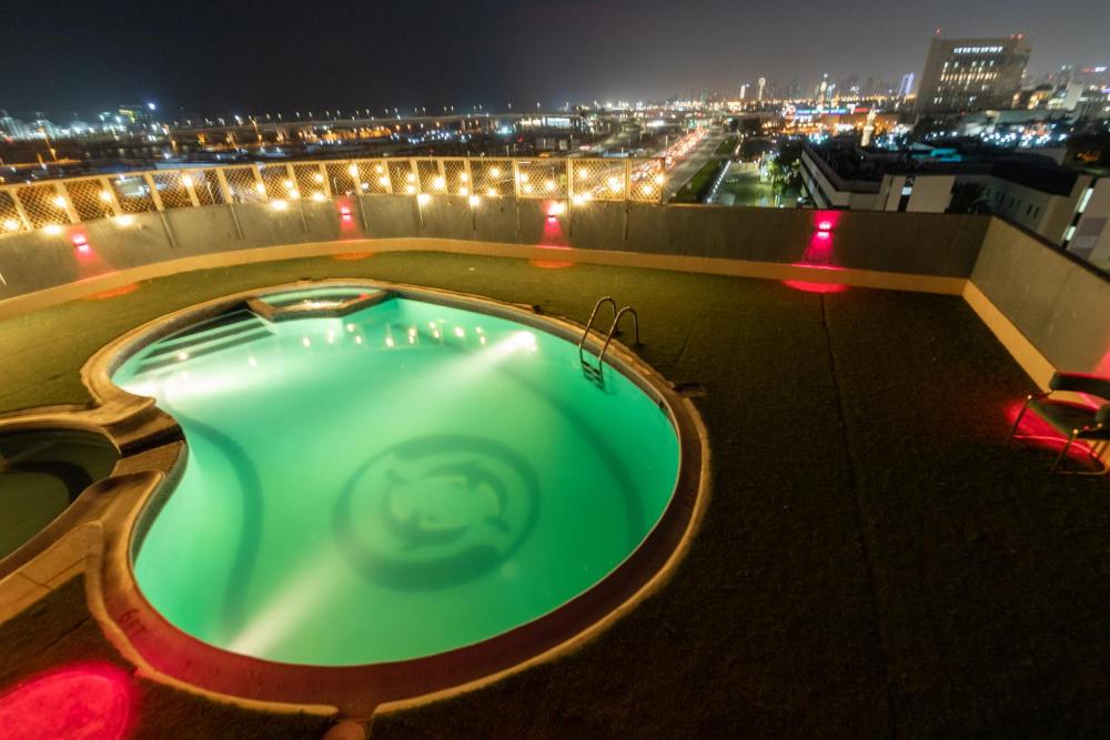 Sun & Sands Seaview Hotel