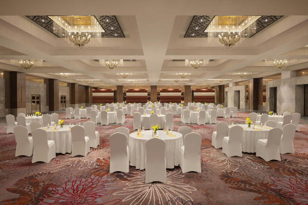 Le Meridien, Surat