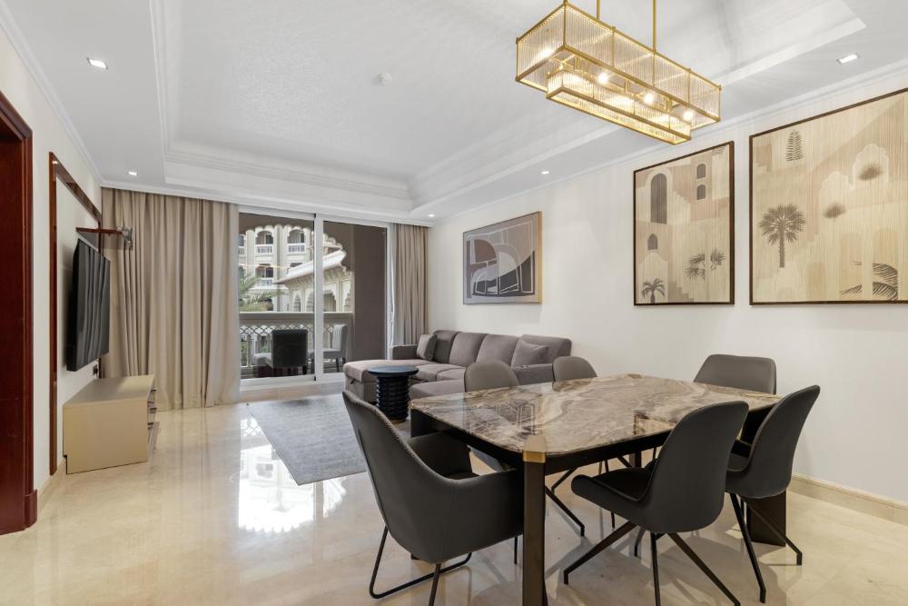 Fully-equppied studio with private beach and pool