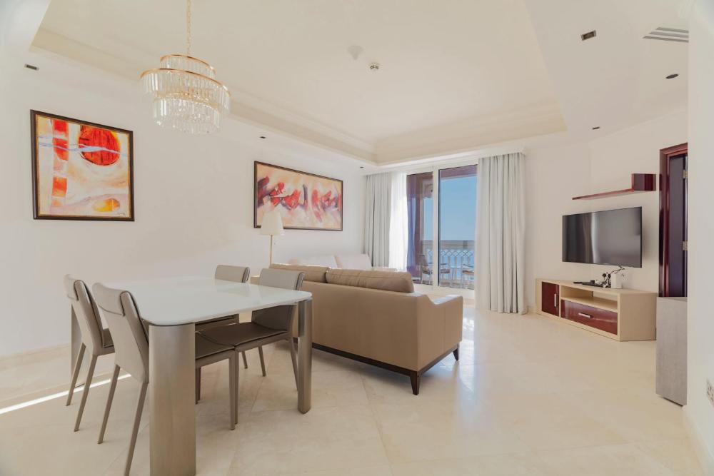 Stunning Apartment with pool and amazing view