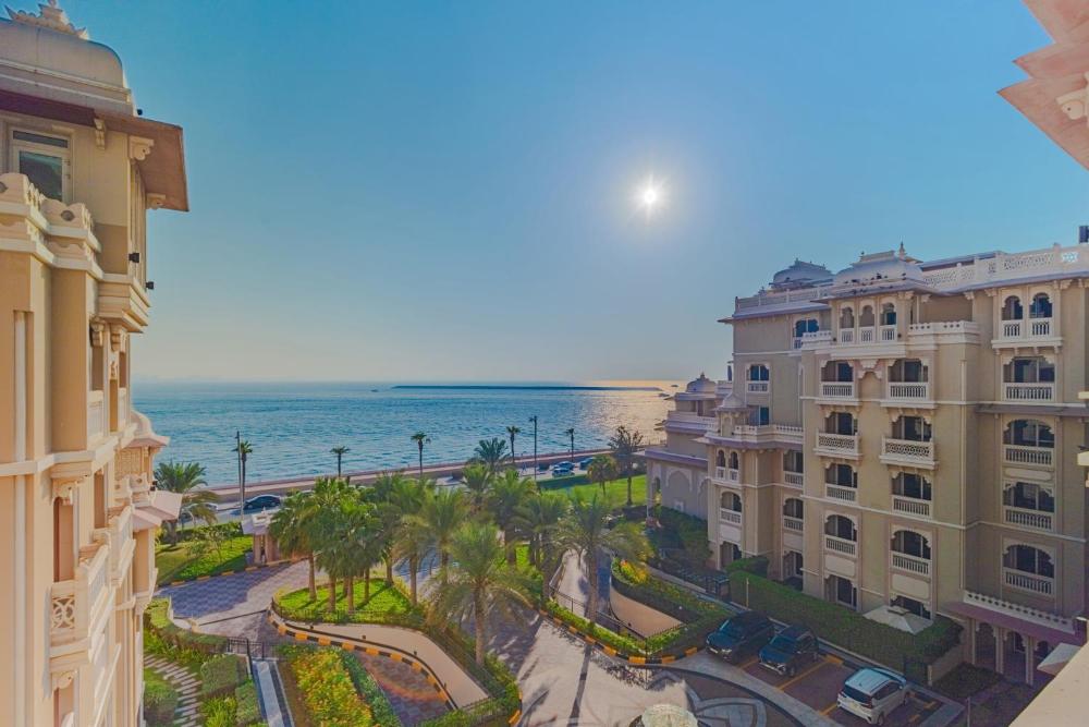 Stunning Apartment with pool and amazing view