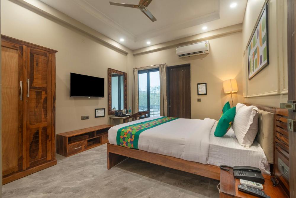 Treebo Aashirwad Bliss Inn With Swimming Pool