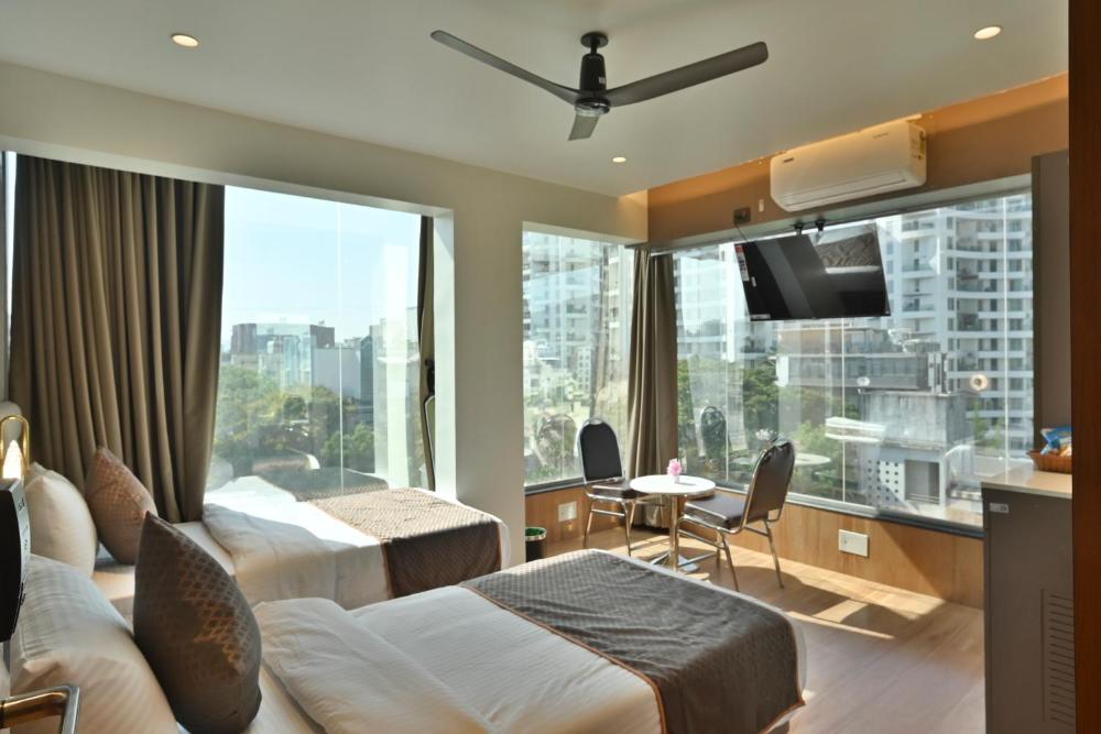 Hotel Emersion residency 
